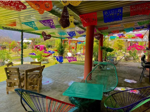 La Botanera Malinalco “Marisquería y cervecería”