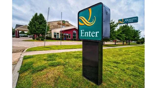 Quality Inn Moore - Oklahoma City