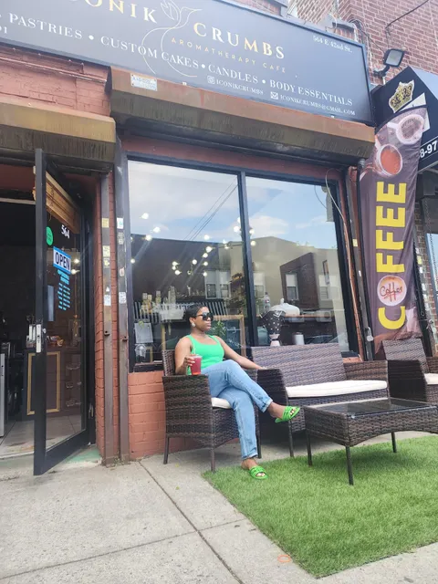 Iconik Crumbs Aromatherapy Cafe