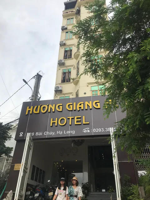 Khách SạnHương Giang