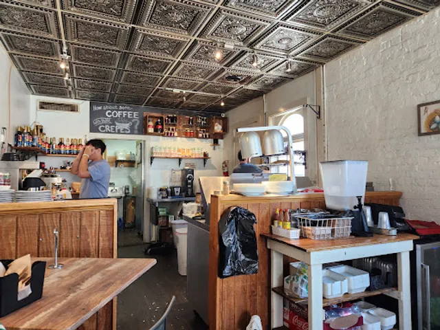 Streetside Crêperie