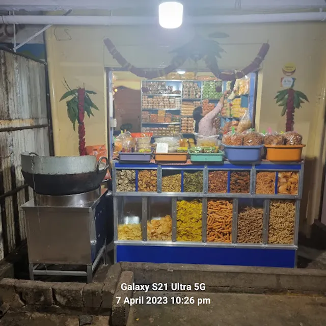 SHREE BALAJI HOT CHIPS