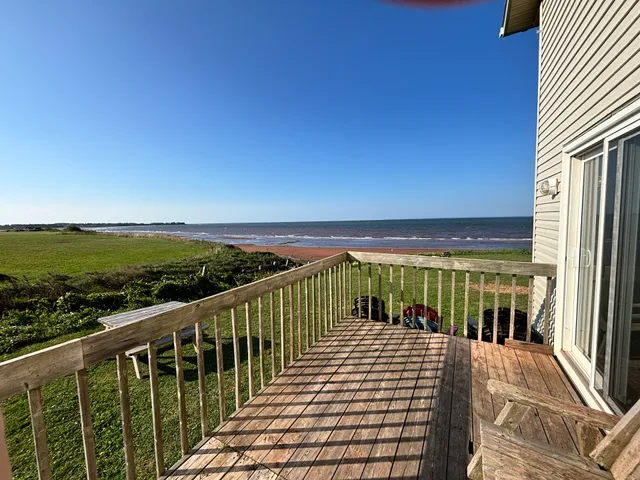 Seaview Stay Cottage- Two Story Oceanfront Duplex