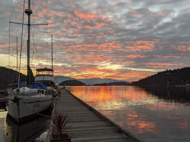 John Henry's Marina & Resort