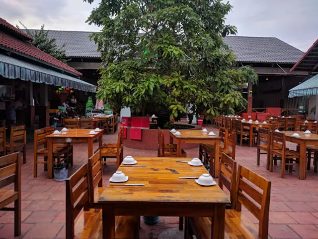 Công Ty Tnhh Dịch Vụ Ăn Uống Giải Trí Nhà Hàng Phố Biển Mỹ Tho