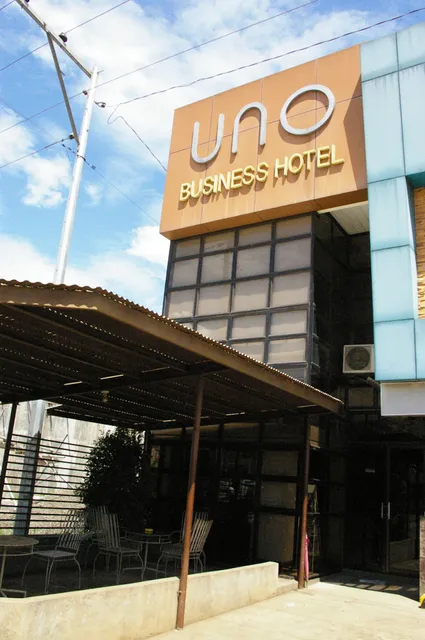 Uno Business Hotel & Cafe
