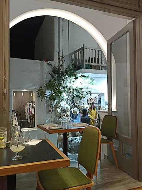 Safran Restaurant, Naousa