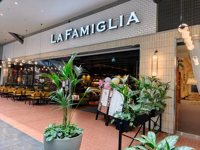 La Famiglia Flamingo