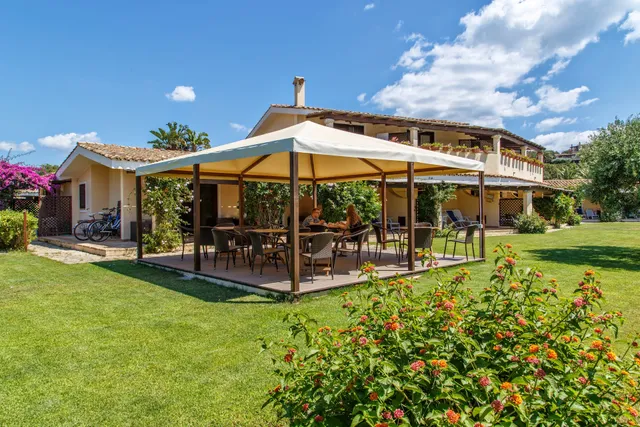 Porto Giunco Residence