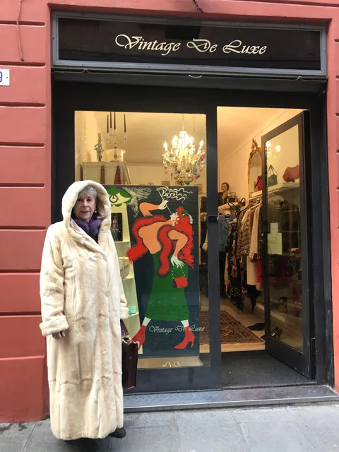 Vintage De Luxe