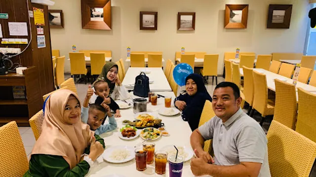 D'Cost Mangga Dua Square samping Carrefour