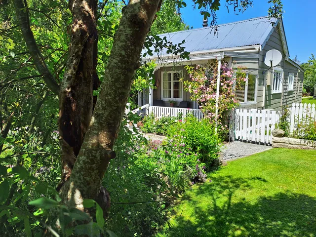 Pickled Pigeon Cottage