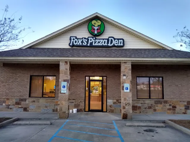 Fox's Pizza Den