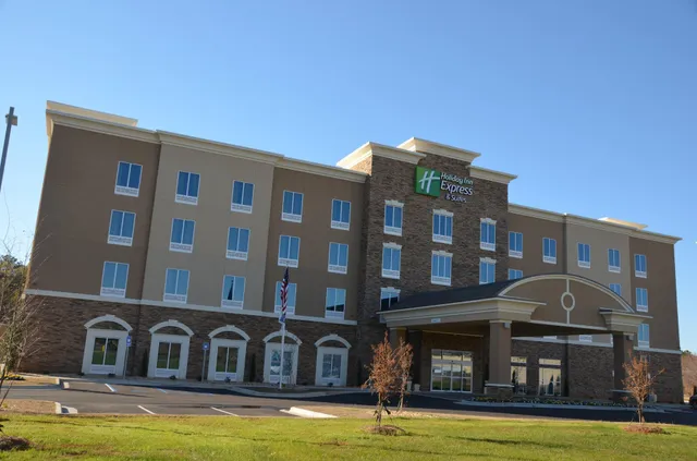 Holiday Inn Express & Suites Albany by IHG