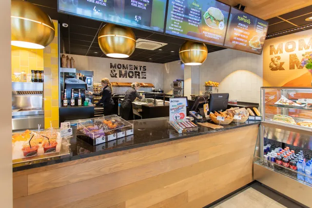 Moments & More Horst