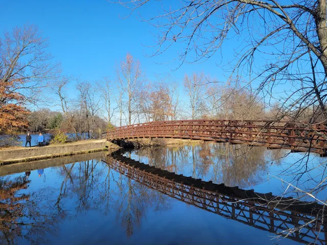 Delaware and Raritan Canal State Park Trail - Mapleton Rd
