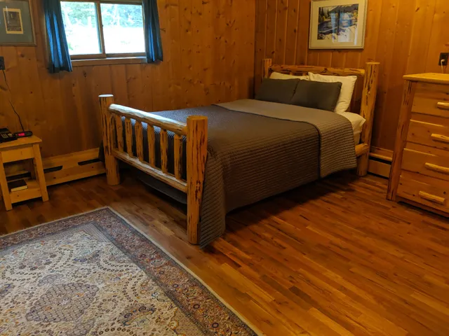 Riverside Lodge & Retreat