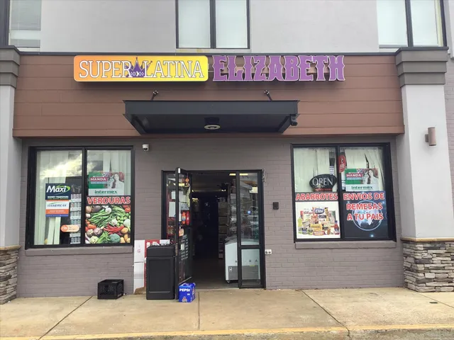 Super Latina Elizabeth