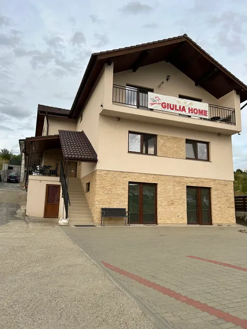 Pensiunea Giulia Home și Parcare Aeroport Cluj