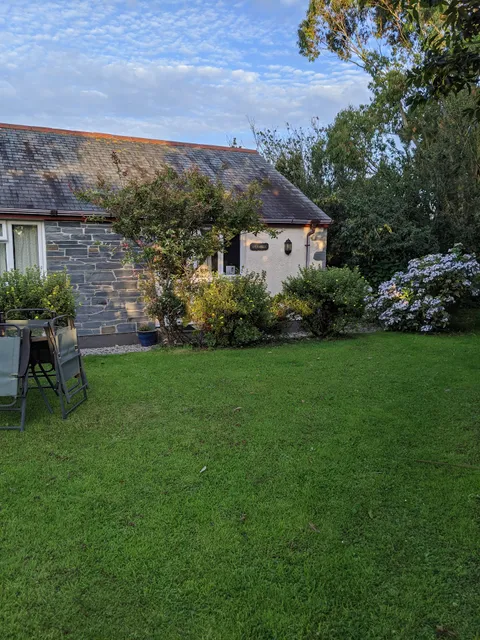 Crown House & Lodges