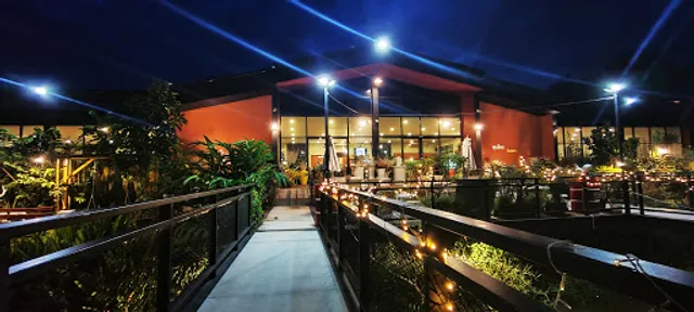 Khun Krai Rim Khao Restaurant