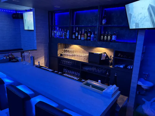 Bar NOBODY(バー ノーバディ) 心斎橋 ダーツ＆カラオケ