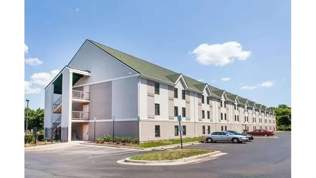 Days Inn by Wyndham Lanham Washington DC