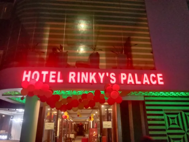 HOTEL RINKY'S PALACE