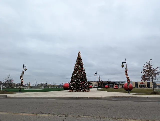 DeBartolo Commons at Southern Park