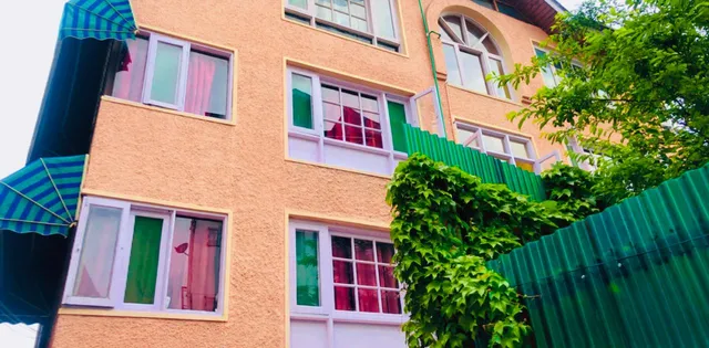 HOTEL DARUL TAWHEED RAJBAGH SRINAGAR