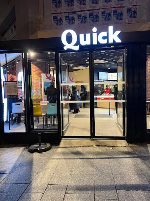 Quick Paris place de Clichy (Chabert)