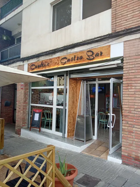 Gaudeix cafe i mes Gastro bar Restaurante