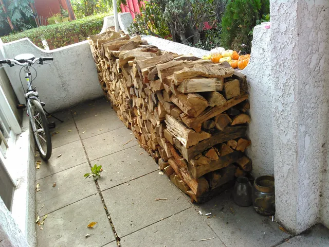 Royal Firewood