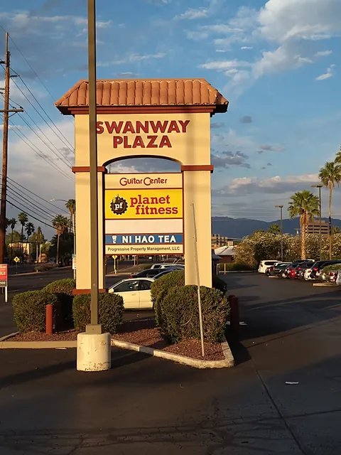 Swanway Plaza