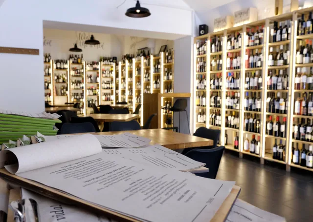 Eleven vinotéka & bár