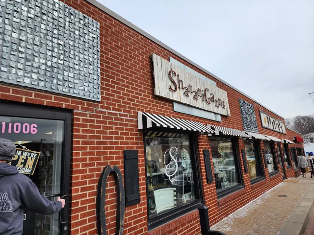 ShananiGanns Boutique