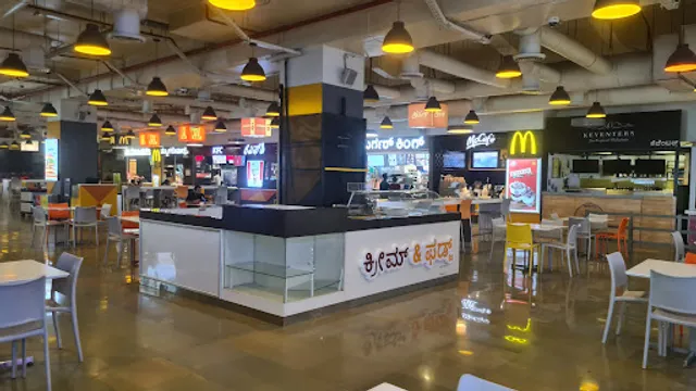VR Mall Foodcourt