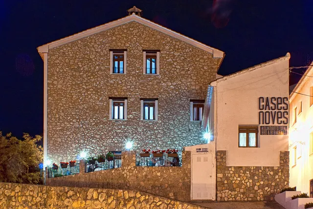 Cases Noves (Boutique Accommodation)