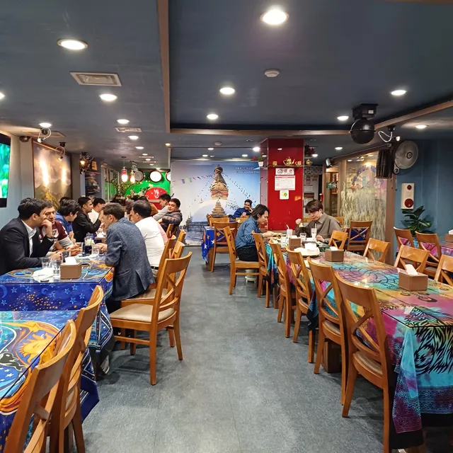 Everest Curry World (Indian & Nepal cuisine)