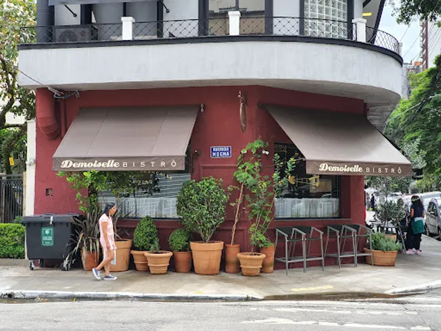 Demoiselle Bistrô