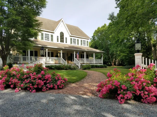 Blue Iris Bed & Breakfast