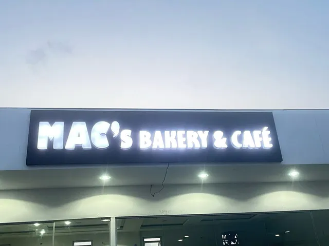 Mac's Bakery & Cafe