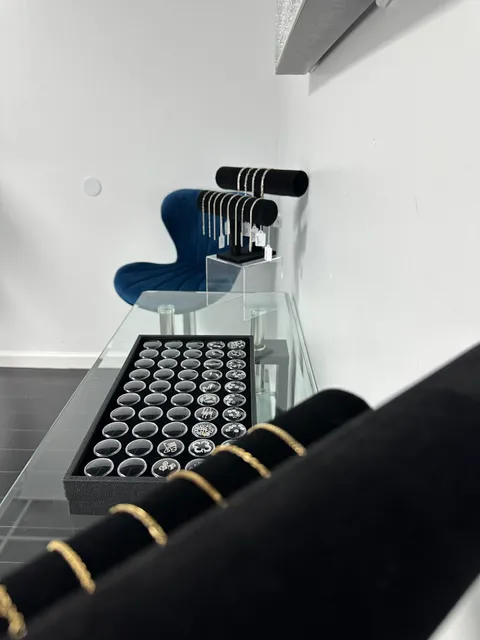 Opal x Onyx Permanent Jewelry Studio