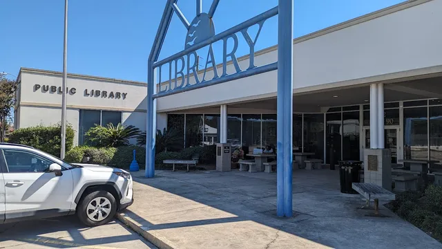 Bay St. Louis - Hancock County Library