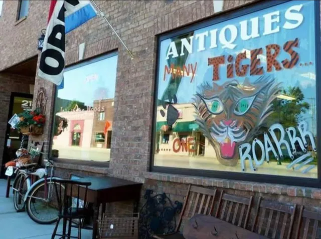 Lost In the Woods Antiques and Collectibles