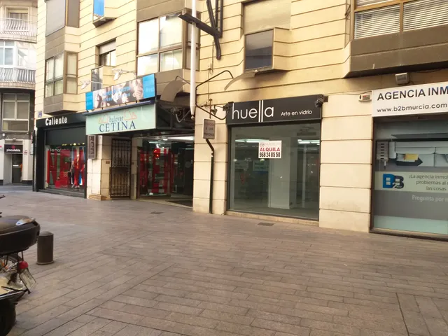 Centro Comercial Bulevar Cetina