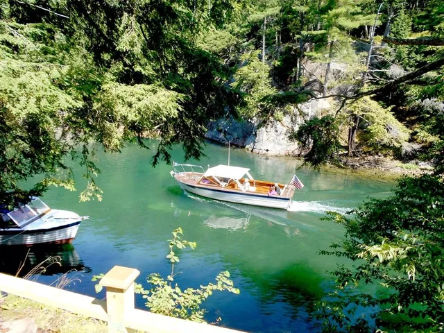 1000 Islands Scenic tours