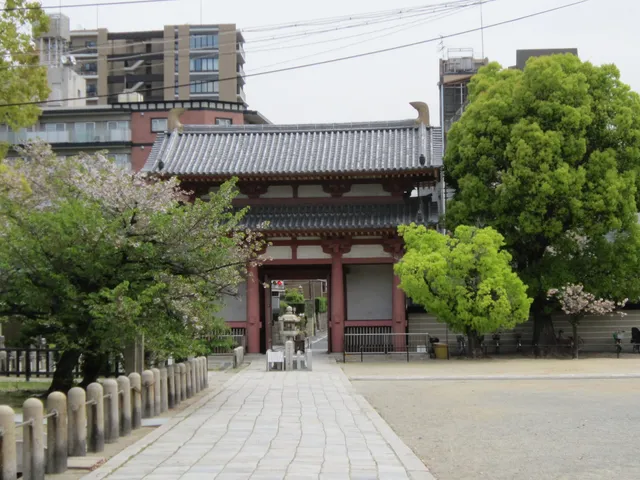 Shitennoji Nakanomon (Middle Gate)
