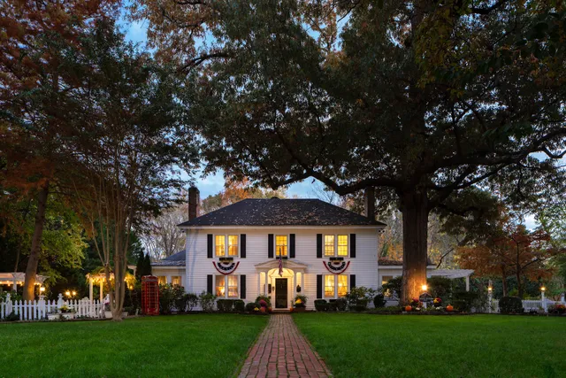 A Williamsburg White House Bed & Breakfast Inn