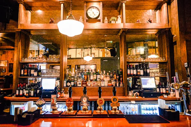 Three Crowns, Stoke Newington